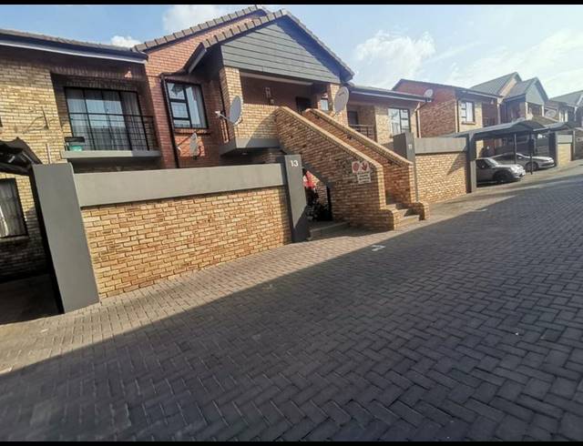 2 BEDROOM TOWNHOUSE FOR SALE IN MEYERSDAL